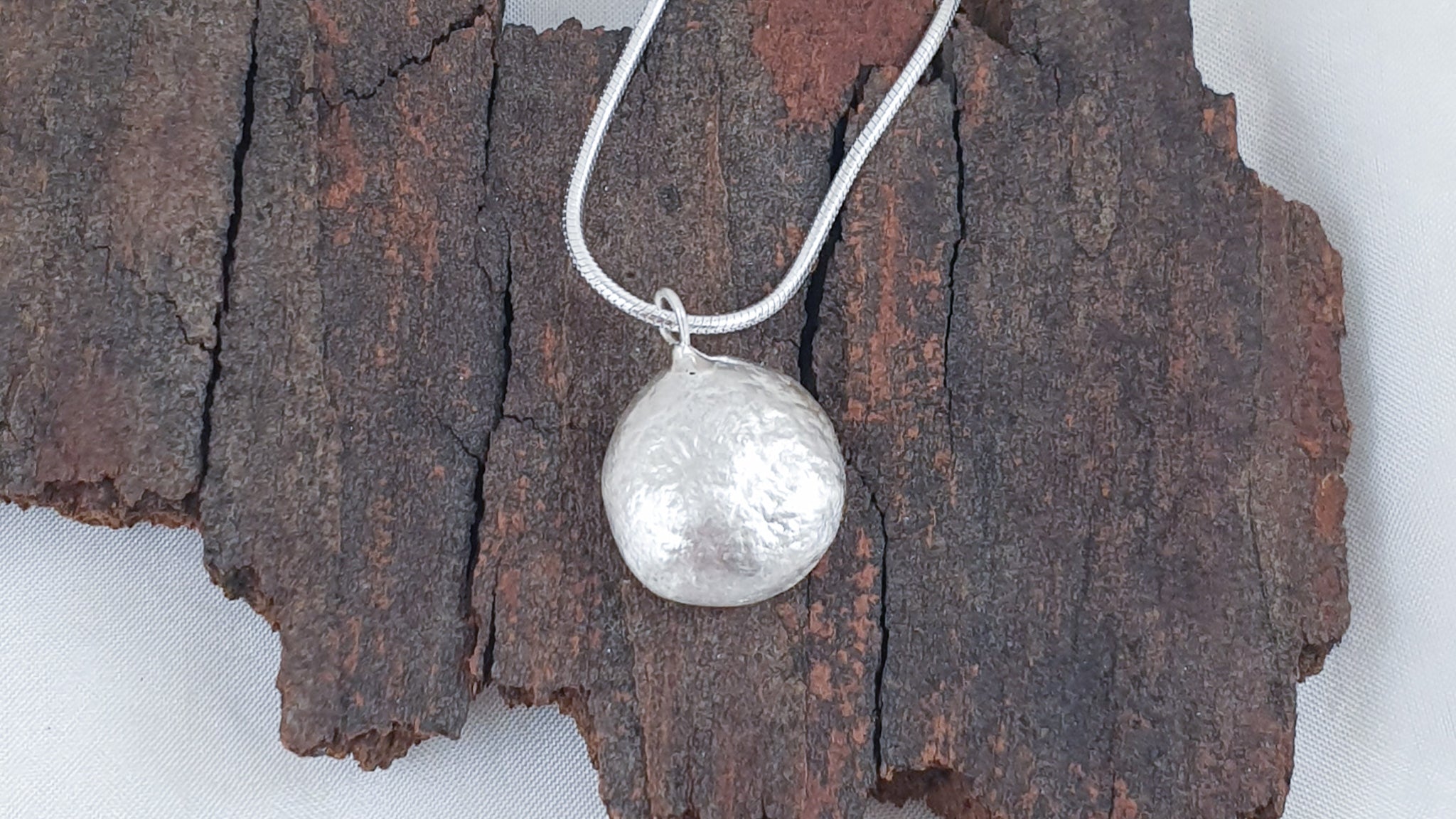 Necklaces & Pendants