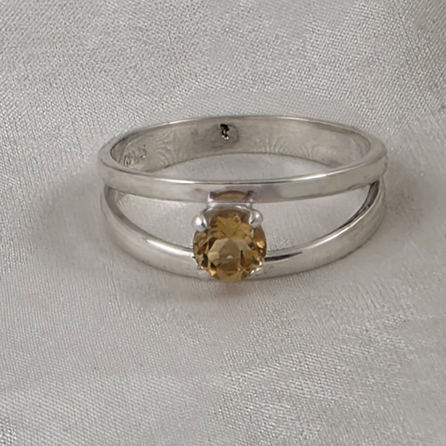 Sterling Silver Split Band Ring with Citrine
